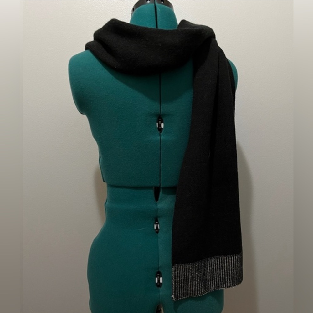 Juicy Couture Scarf - Picture 3 of 3